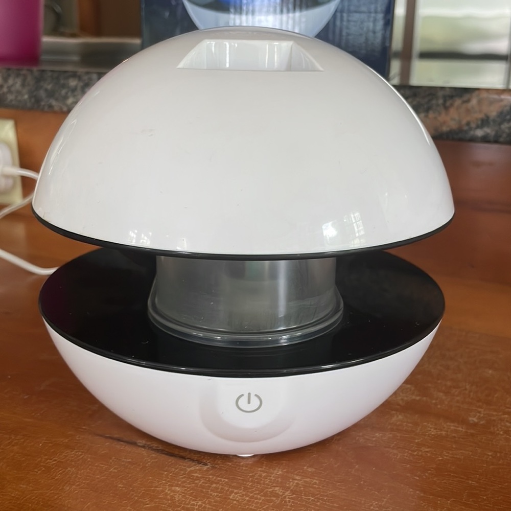 Mini Humidifier - Picture 2 of 3